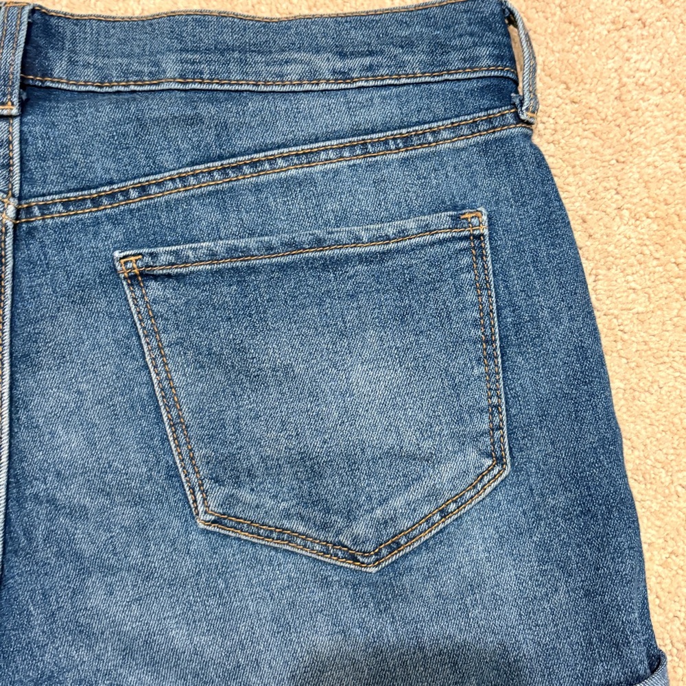 Old Navy Blue Denim Shorts Womens Size 10 Cuffed Mid Rise Festival Summer Jean - Picture 11 of 11